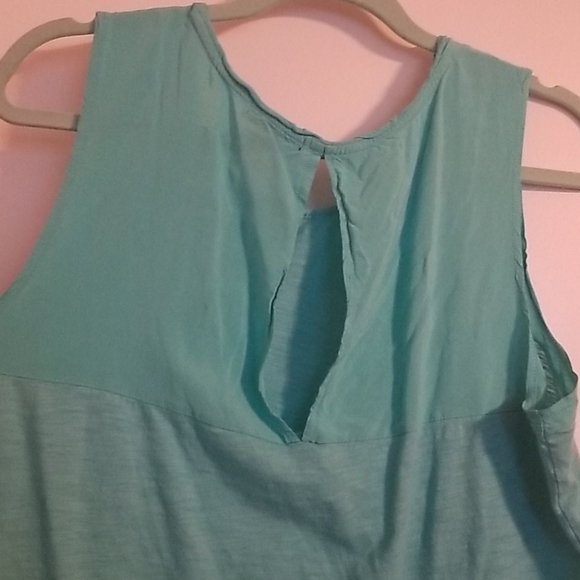 Teal Gap Tank with accents - Picture 7 of 8